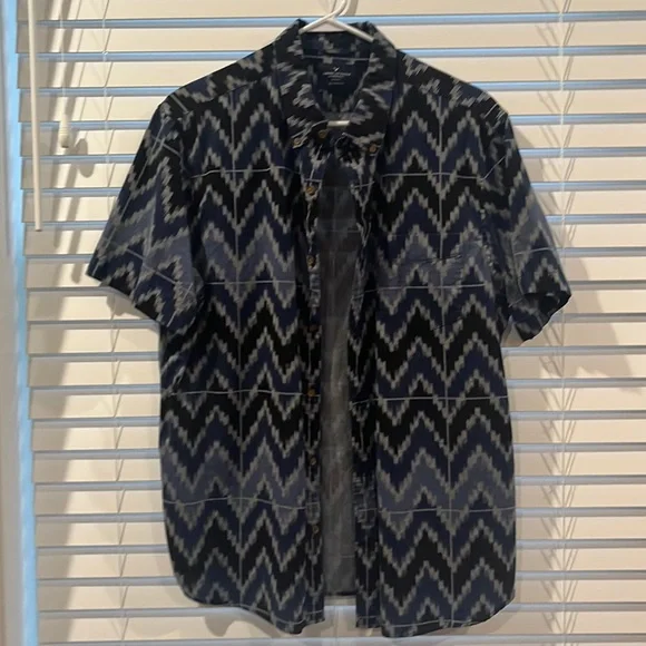 🌸3/$15🌸 NWOT American Eagle Outfitters Shirt—Size XL - Picture 2 of 6